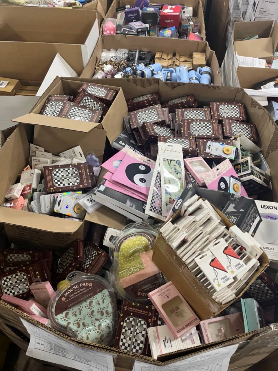 Premium Assorted Tech Accessories Liquidation Lot – 2,073 Unit Mixed Electronics Pallet